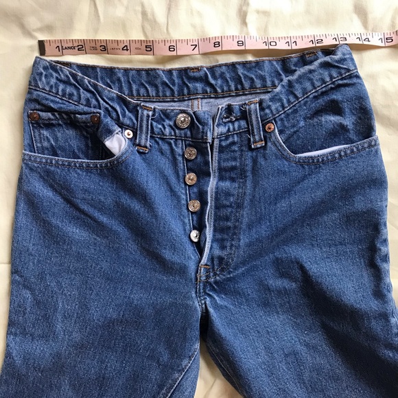 Petite Highwaisted Levi’s 501 Jeans - Picture 4 of 6
